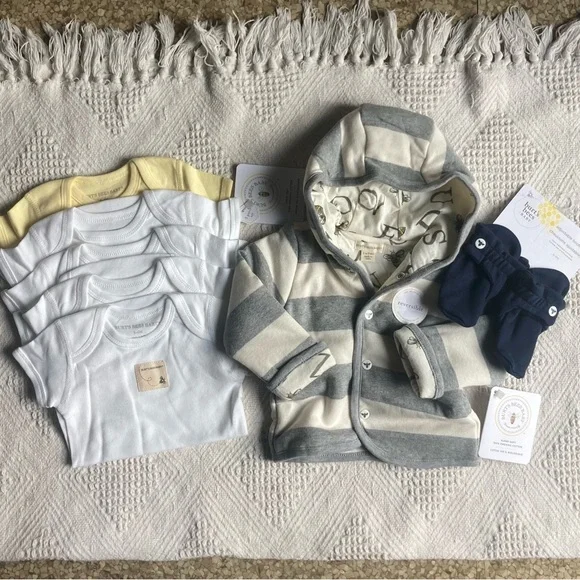 Large Burt’s Bees Baby Bundle Size 3-6 & 6-9 months NWT - Picture 1 of 10